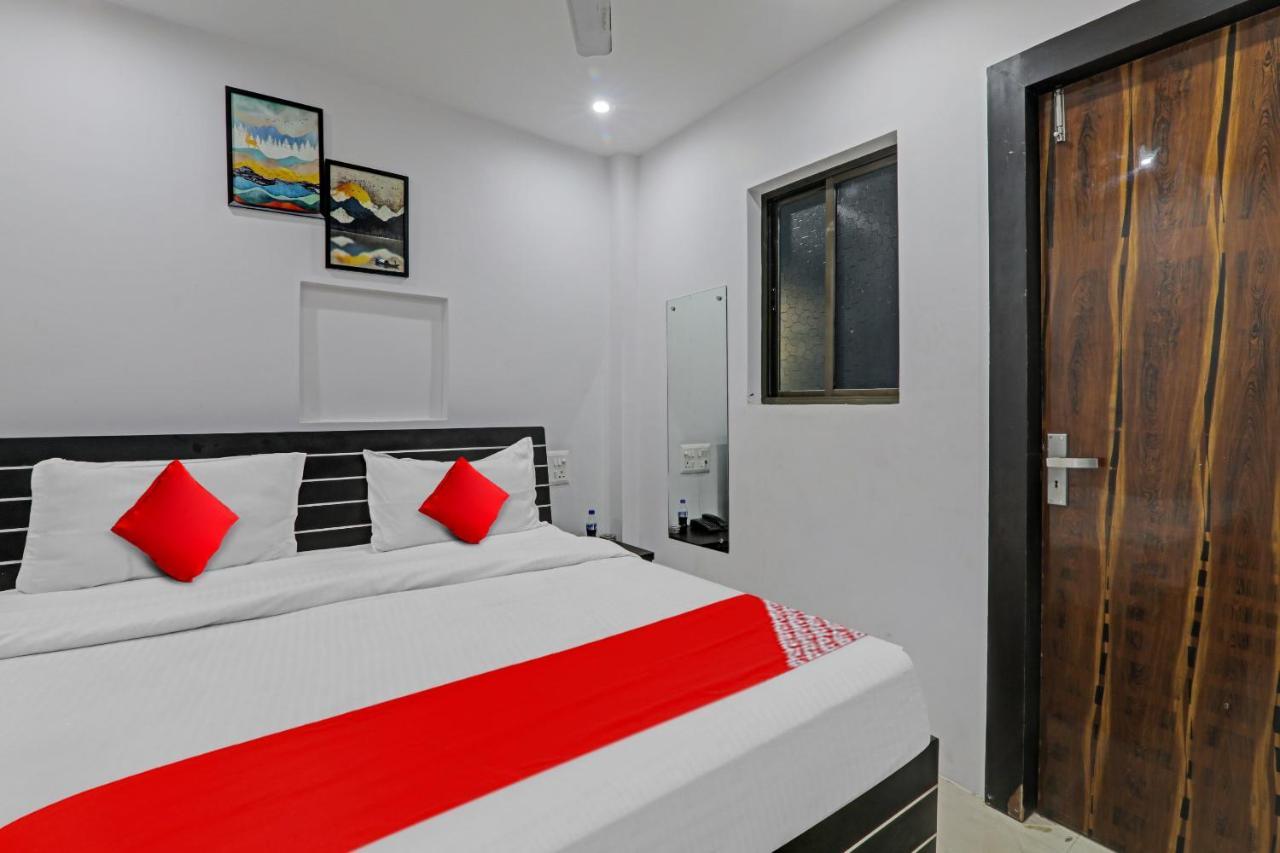 Oyo Flagship 81064 Chaudhary In Hotel Gorakhpur Eksteriør billede