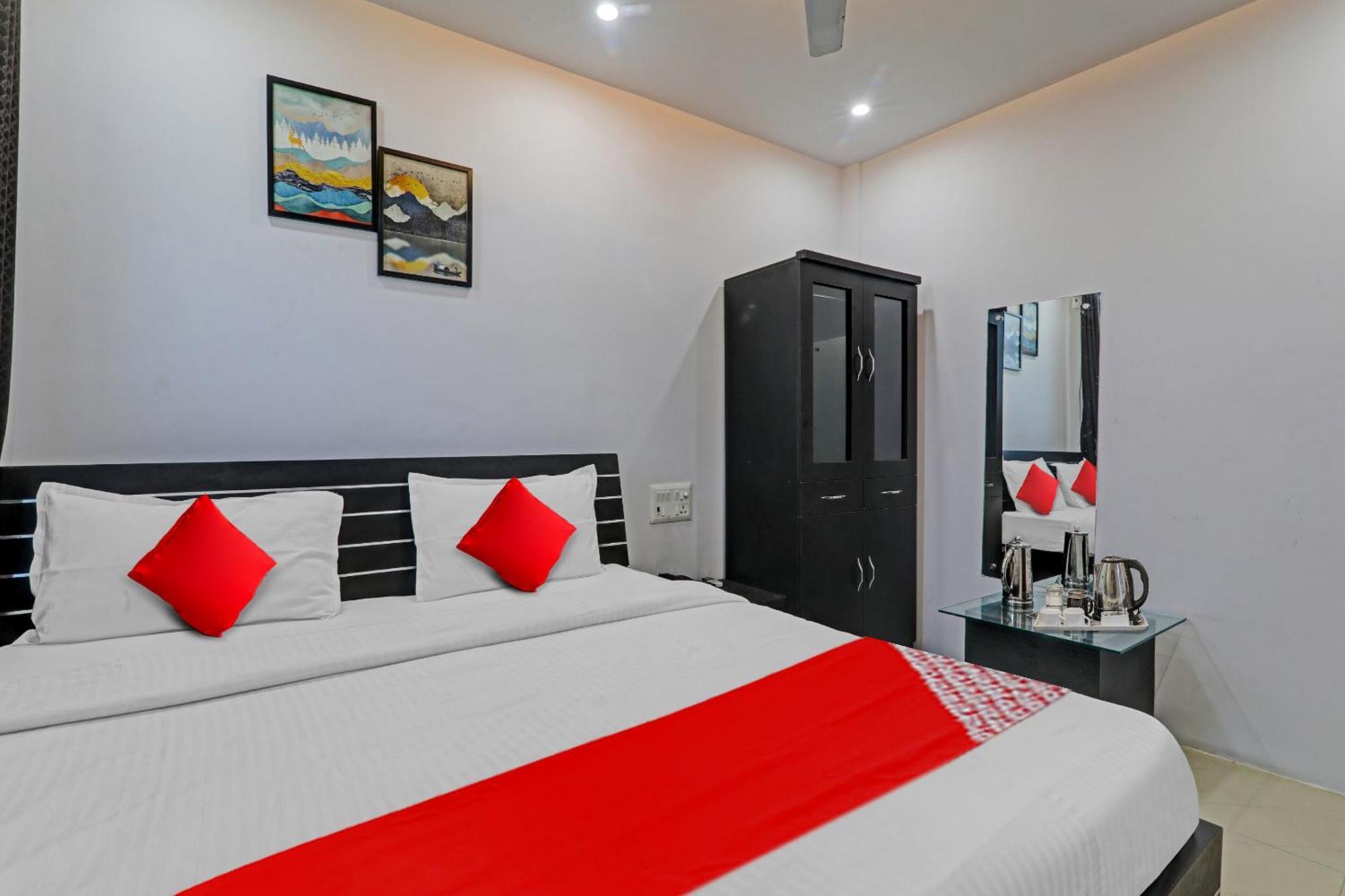 Oyo Flagship 81064 Chaudhary In Hotel Gorakhpur Eksteriør billede