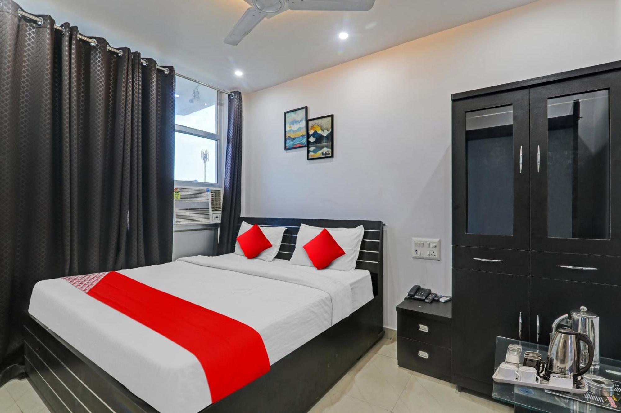 Oyo Flagship 81064 Chaudhary In Hotel Gorakhpur Eksteriør billede